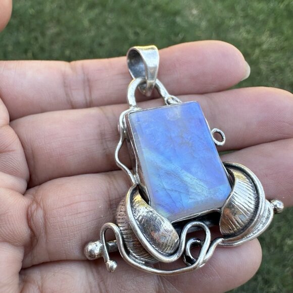 VTG Artisan Pendant 2" Moonstone Labradorite Gemstone Ornate 925 Sterling 16.9g‎ - Picture 5 of 8